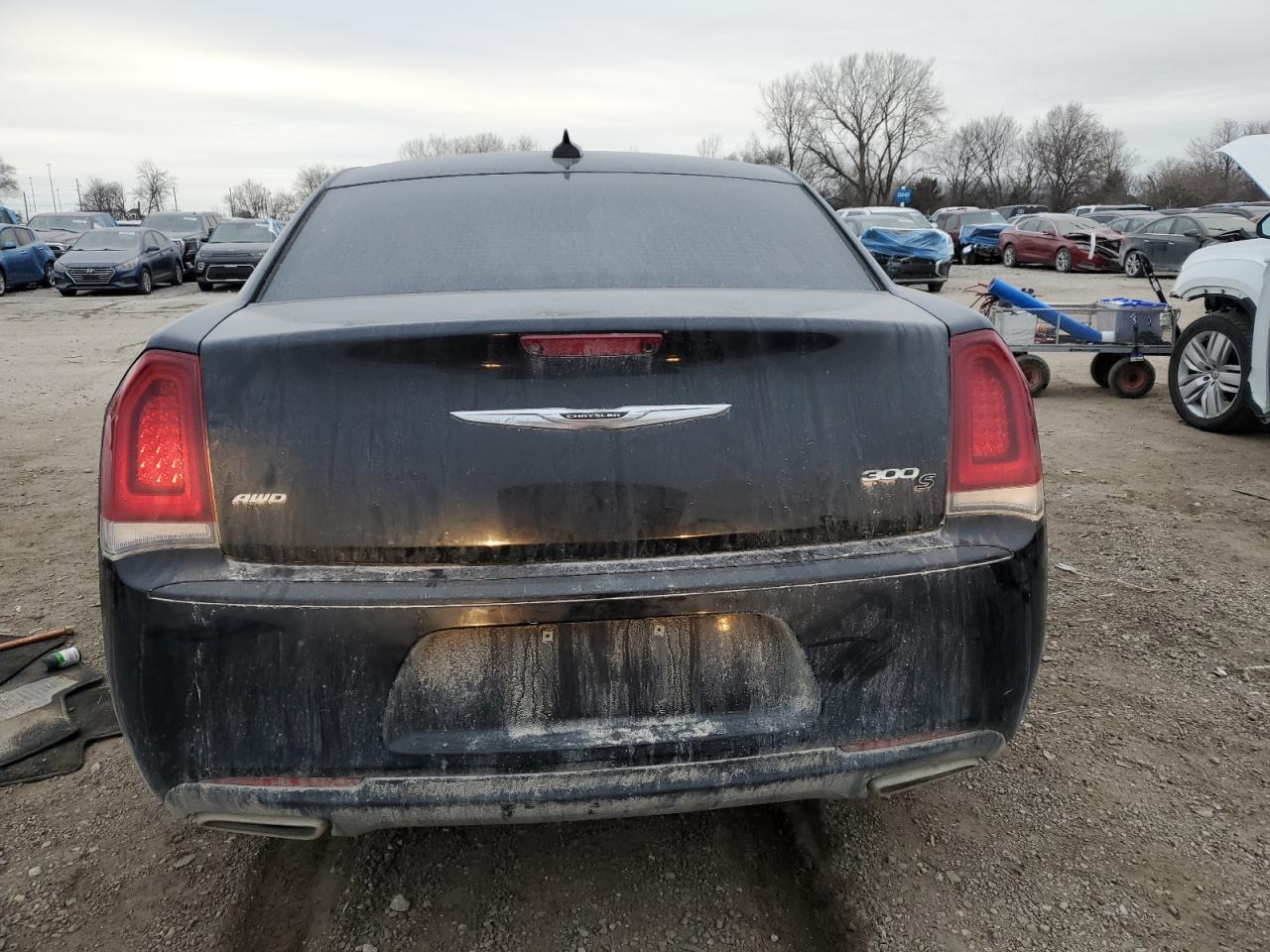2017 Chrysler 300 - Image 6
