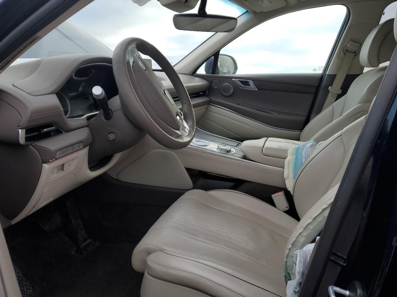 2022 Genesis GV80 - Image 7