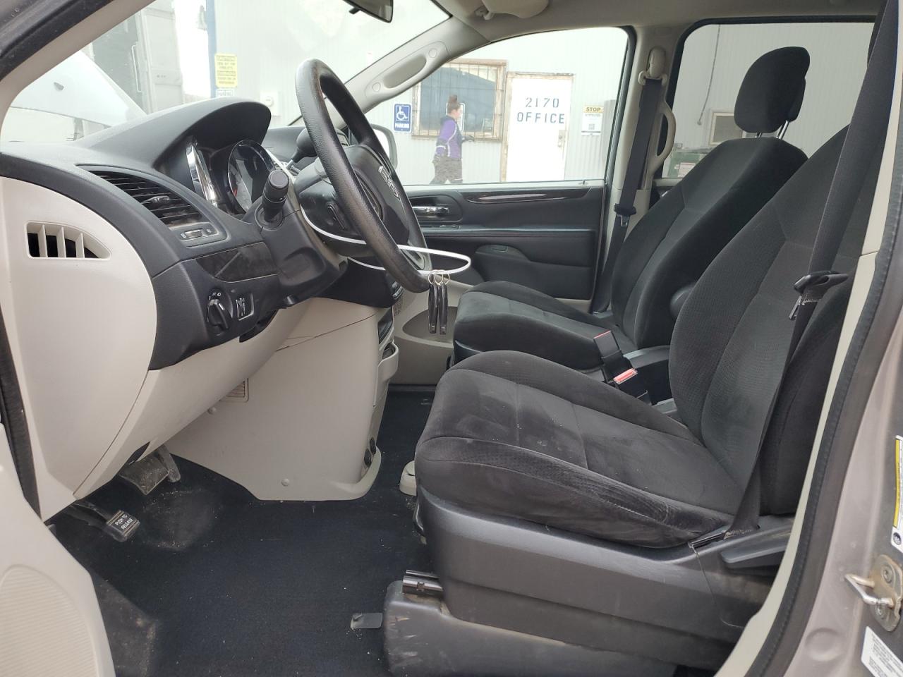 2013 Dodge Caravan - Image 7