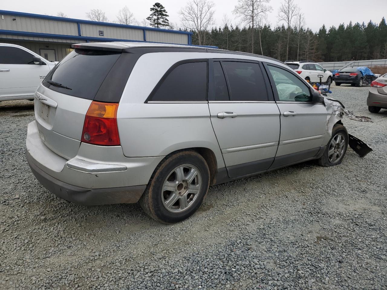 2005 Chrysler Pacifica - Image 3
