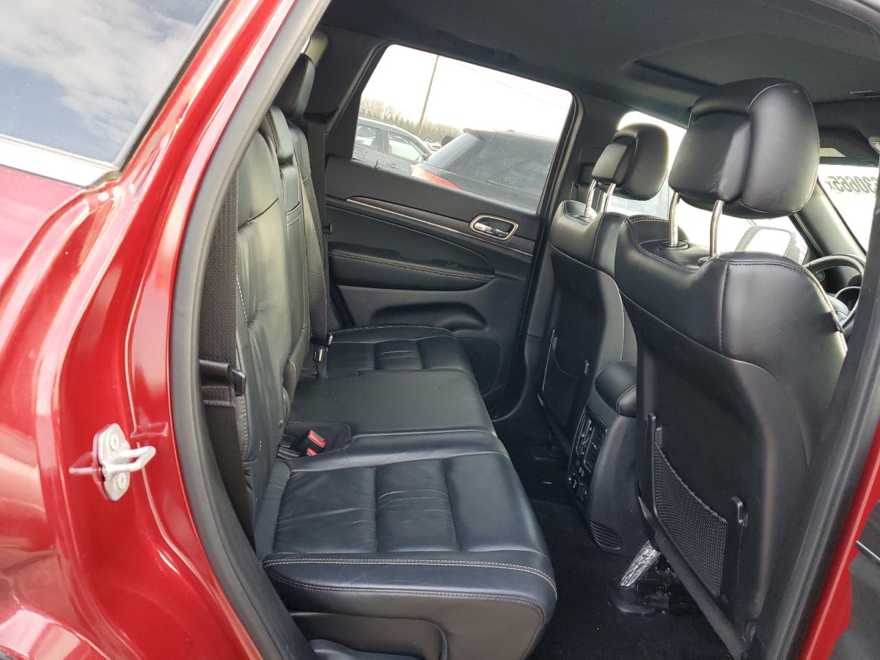 2015 Jeep Grand Cherokee - Image 11