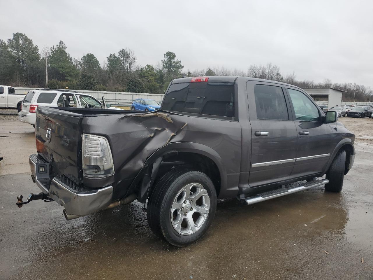 2015 RAM 1500 - Image 3
