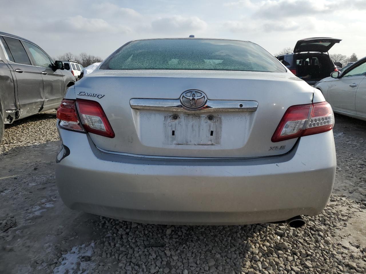2010 Toyota Camry - Image 6