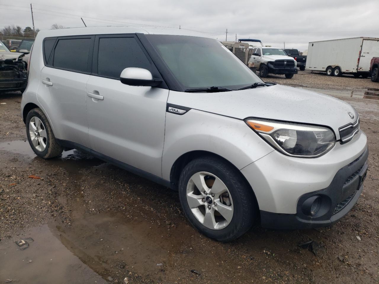 VIN KNDJN2A20J7546887 2018 KIA SOUL no.4