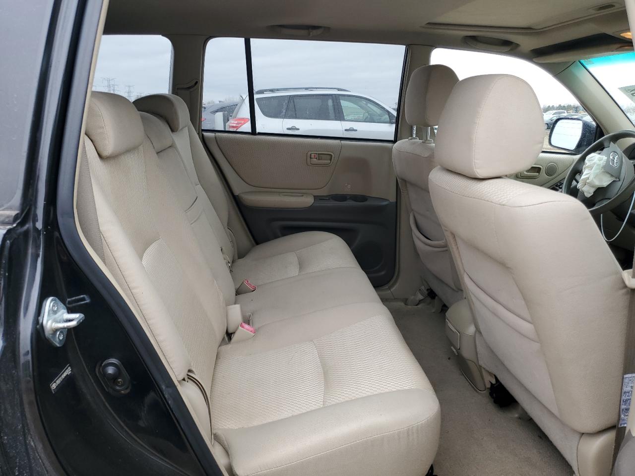 2004 Toyota Highlander - Image 10