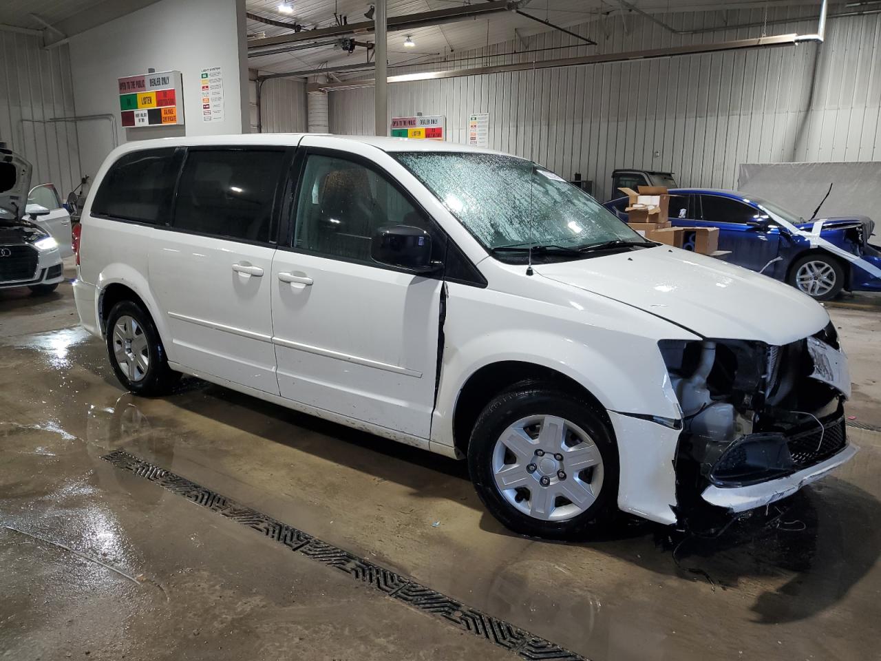 2012 Dodge Caravan - Image 4