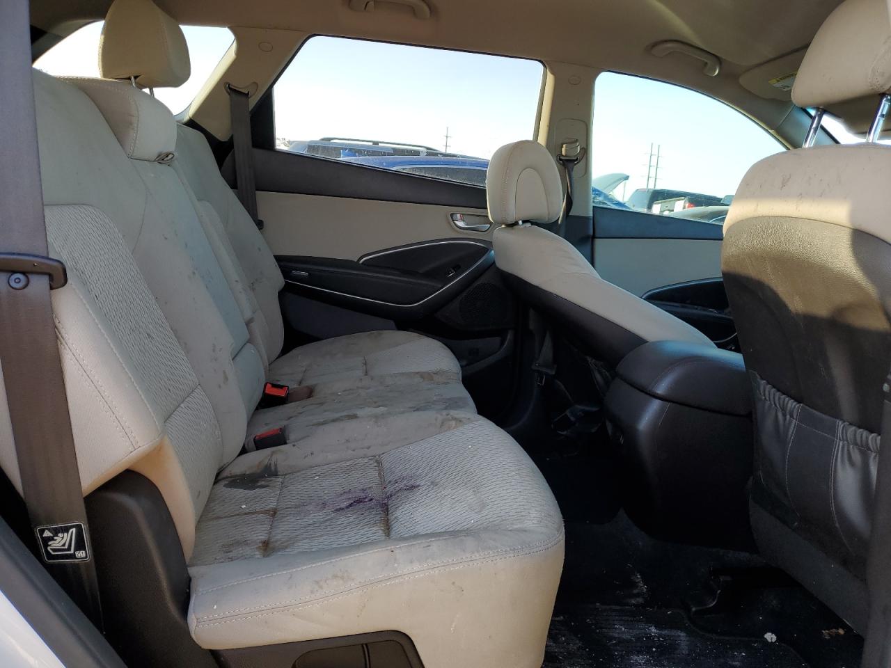 2018 Hyundai Santa Fe - Image 11