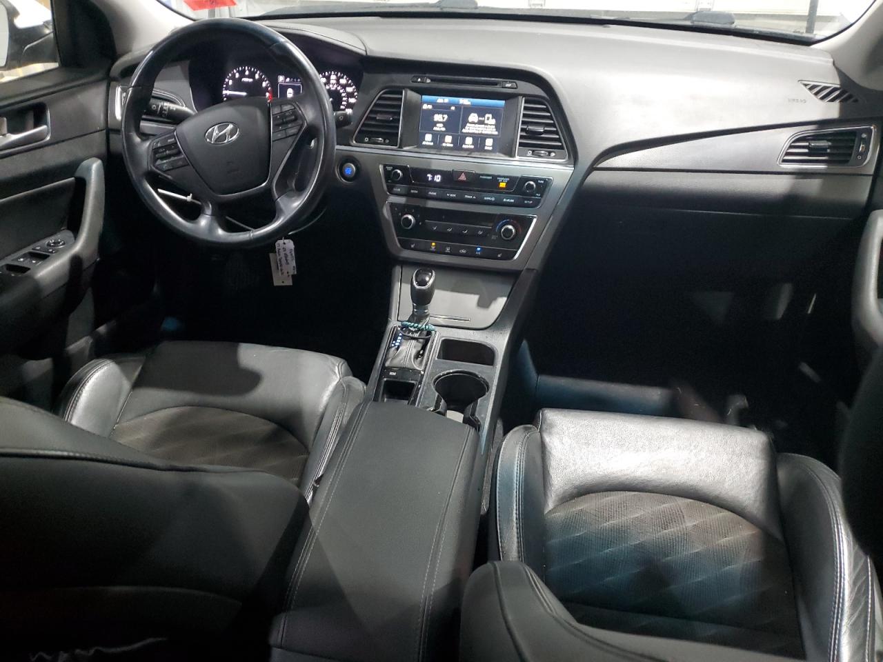 2017 Hyundai Sonata - Image 8