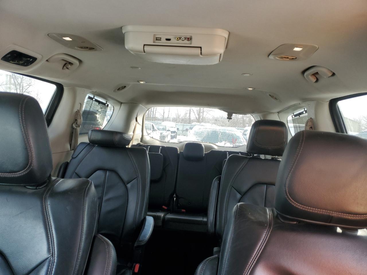 2017 Chrysler Pacifica - Image 10