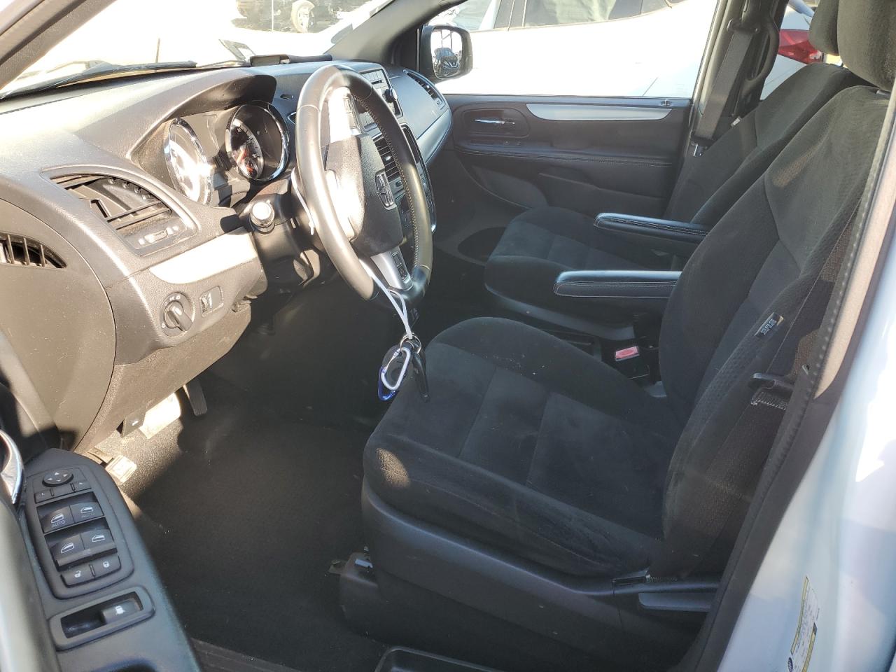 2015 Dodge Caravan - Image 7