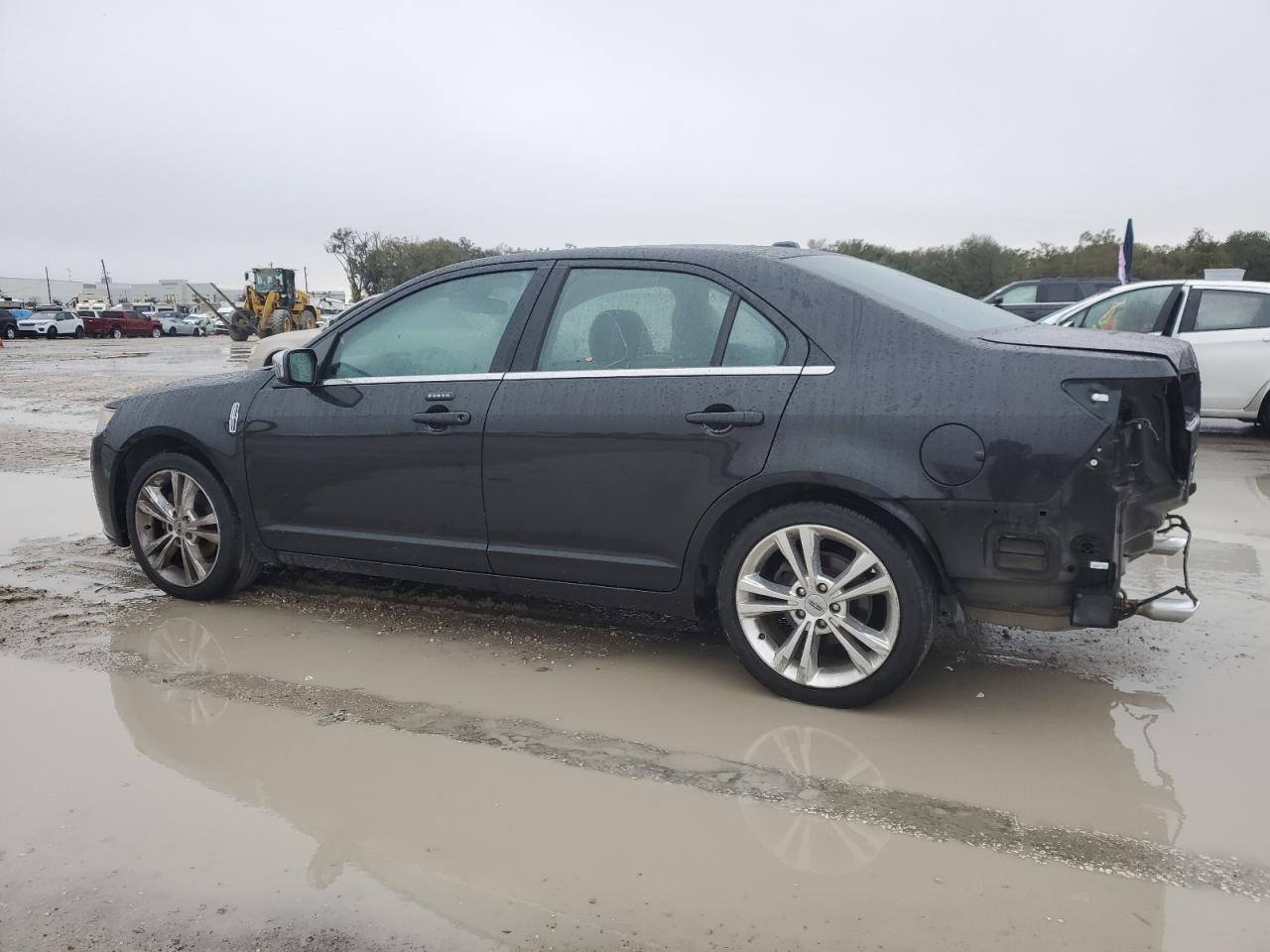 2012 Lincoln MKZ - Image 2