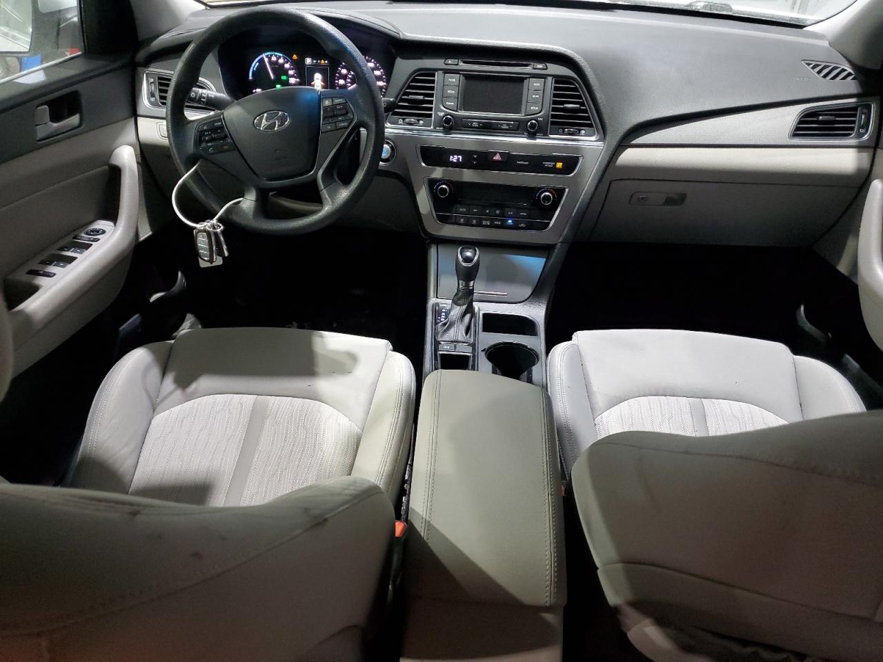 2016 Hyundai Sonata - Image 8