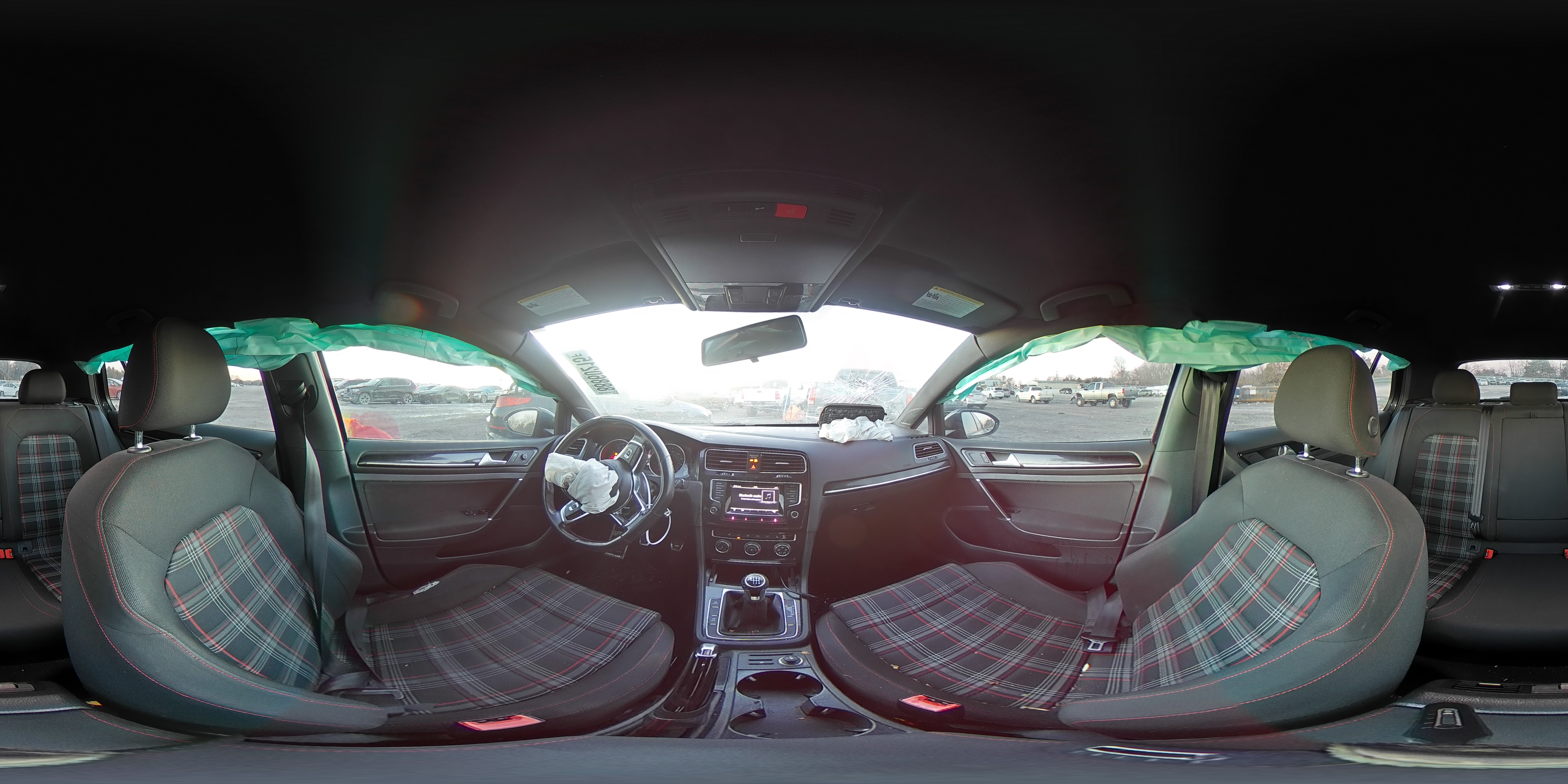 2015 Volkswagen GTI - Image 13