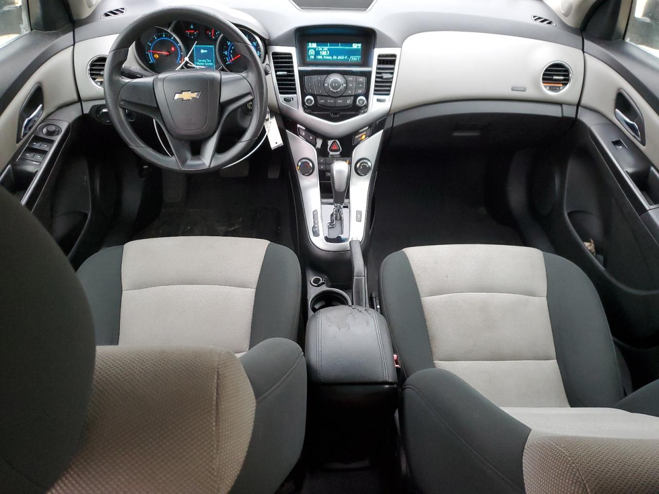 2012 Chevrolet Cruze - Image 8