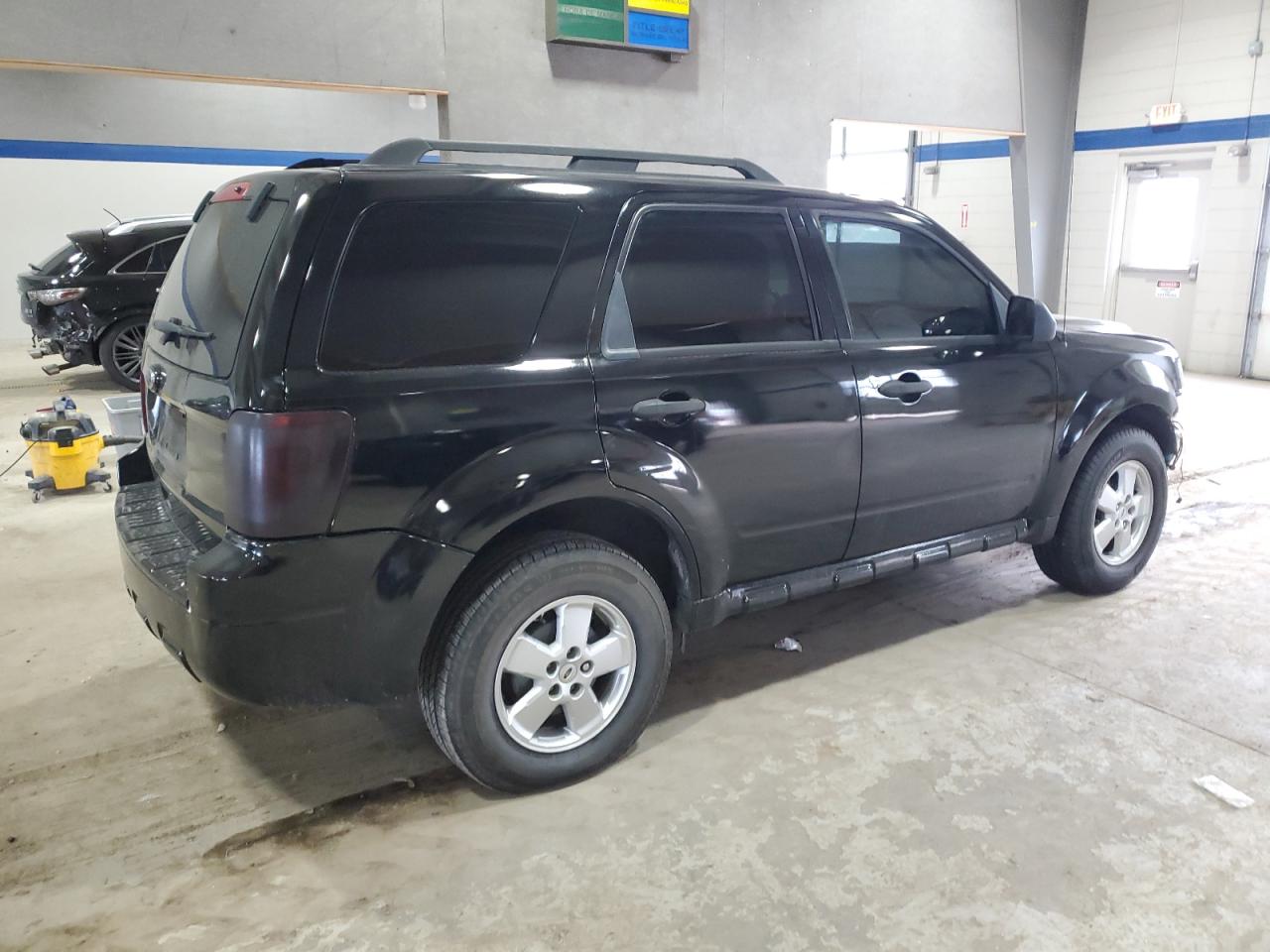 2010 Ford Escape - Image 3