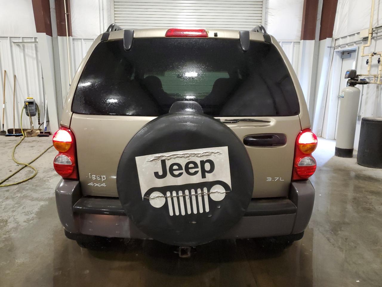 2004 Jeep Liberty (North America) - Image 6
