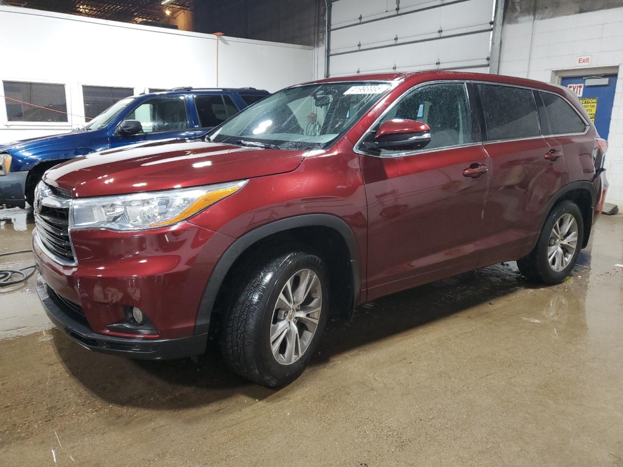 2015 Toyota Highlander - Image 1