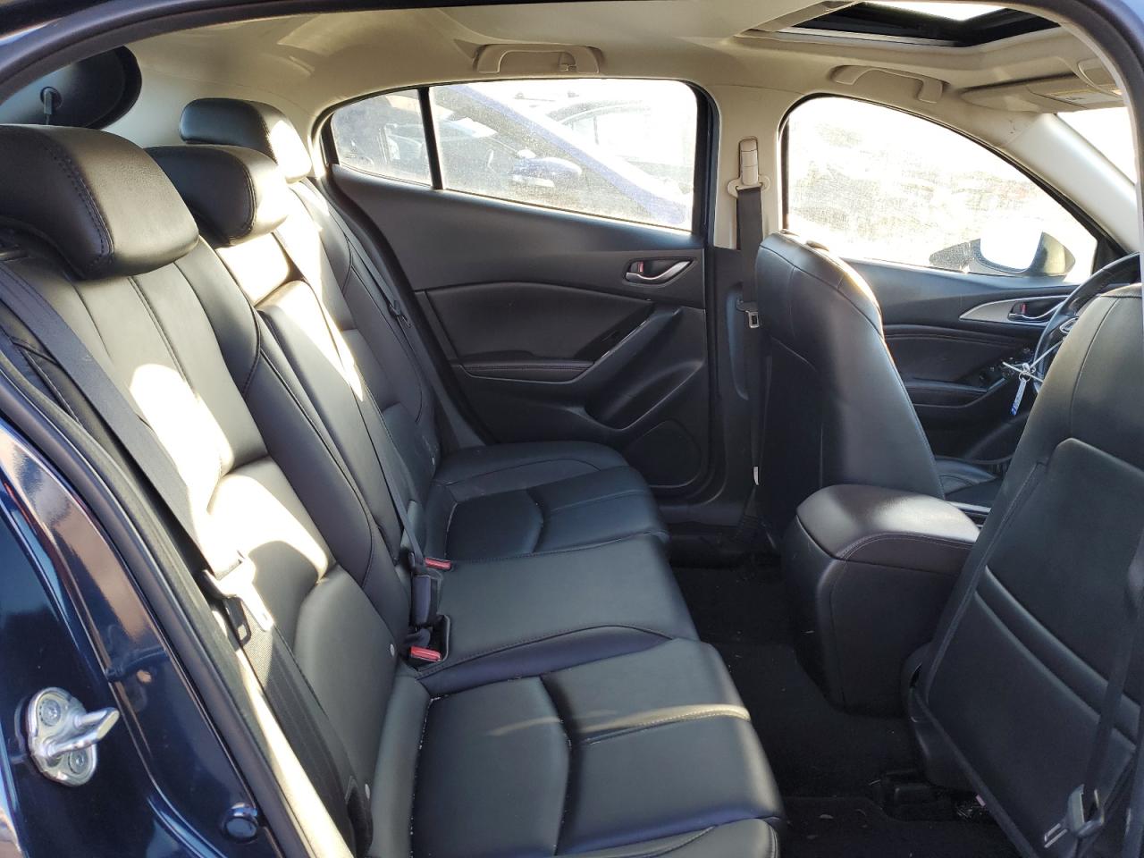 2017 Mazda 3 - Image 10