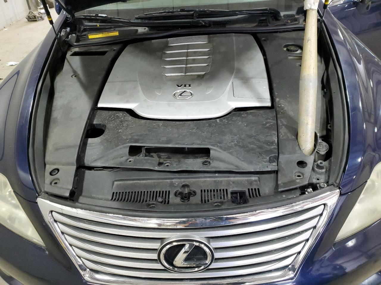 2011 Lexus LS - Image 11