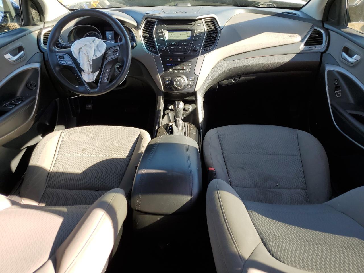 2016 Hyundai Santa Fe - Image 8