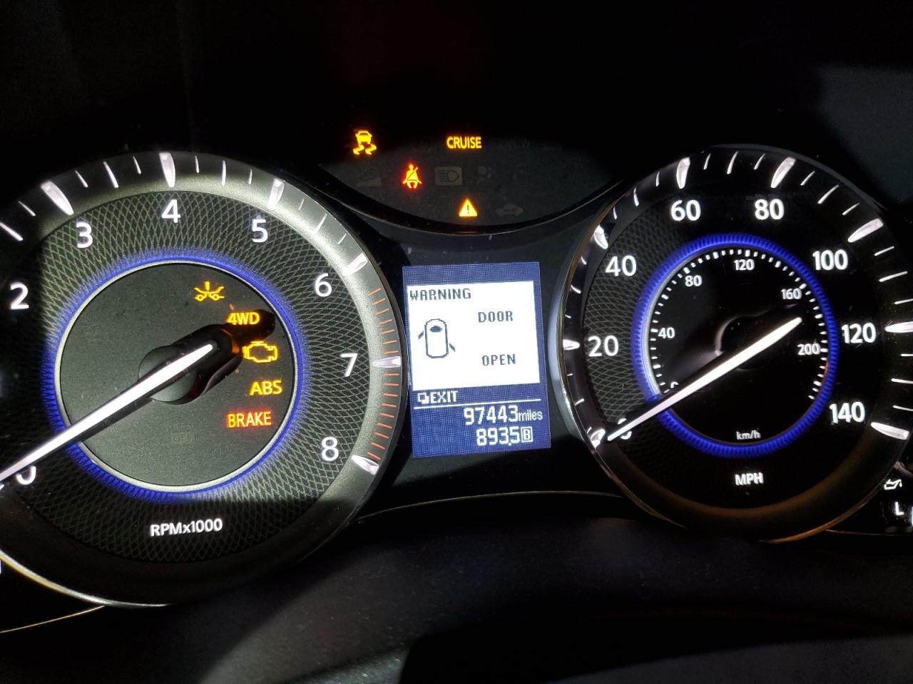 2015 Infiniti QX80 - Image 9