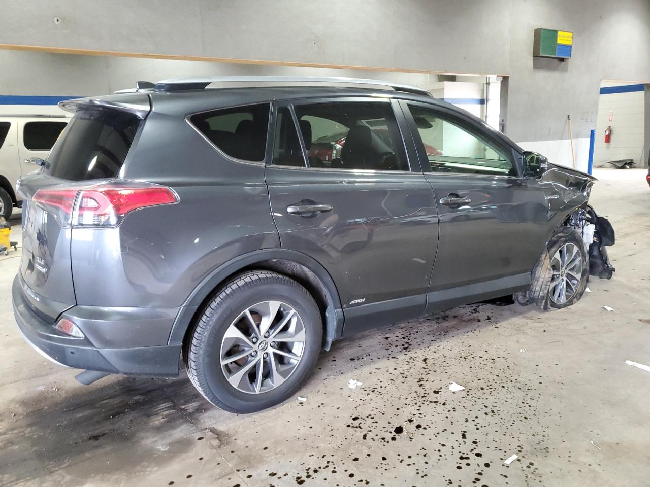 2018 Toyota RAV 4 - Image 3