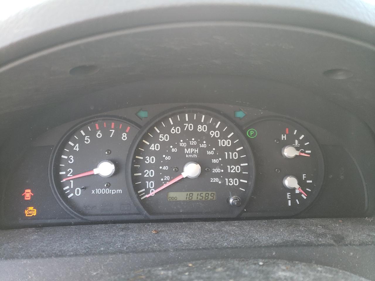 2004 Kia Sorento - Image 9