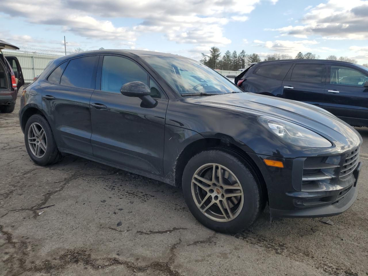 VIN WP1AA2A50LLB03217 2020 PORSCHE MACAN no.4