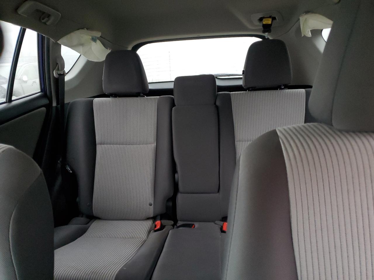 2015 Toyota RAV 4 - Image 10