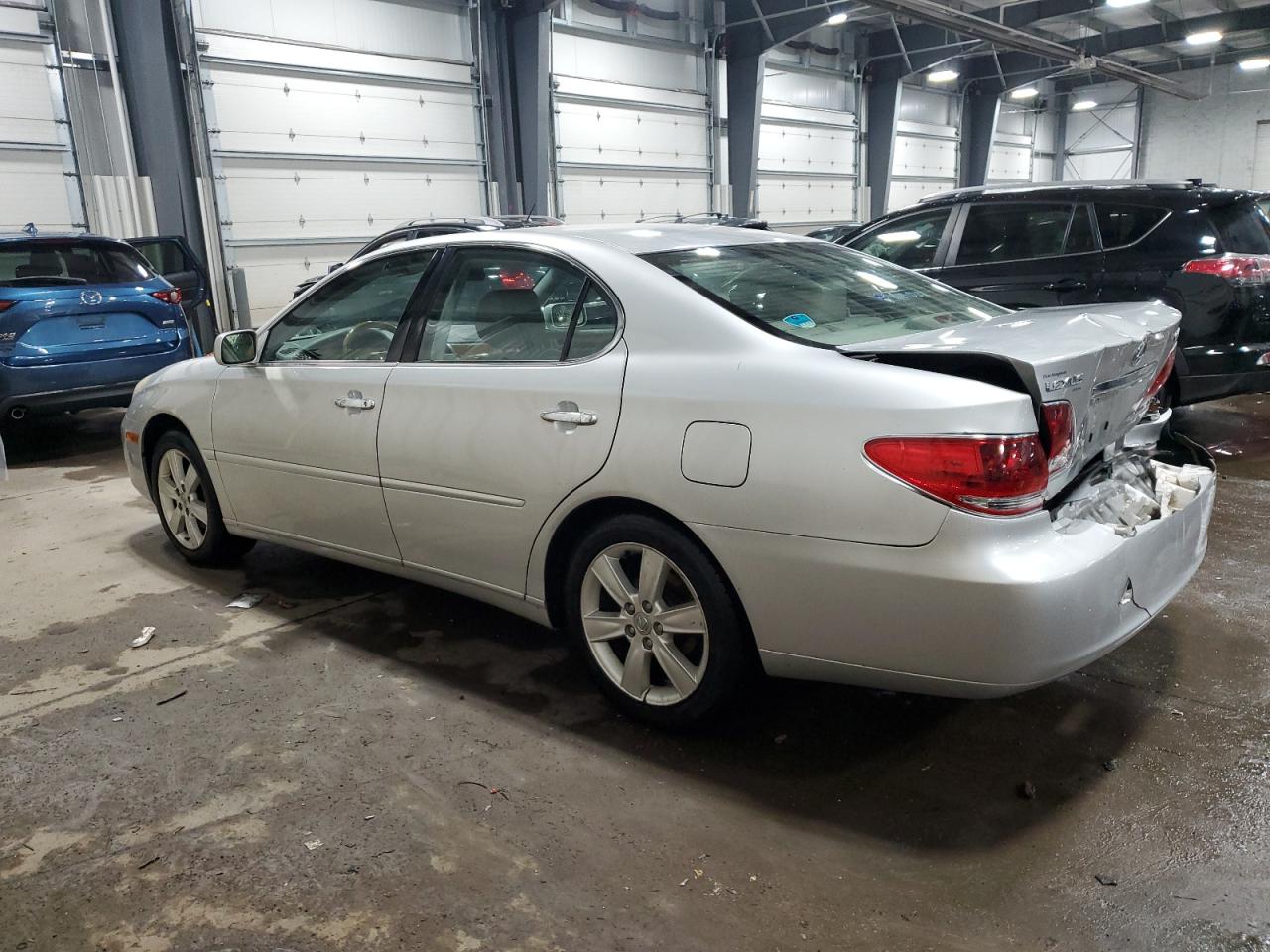2005 Lexus ES - Image 2