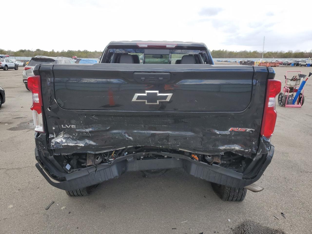 2022 Chevrolet Silverado - Image 6