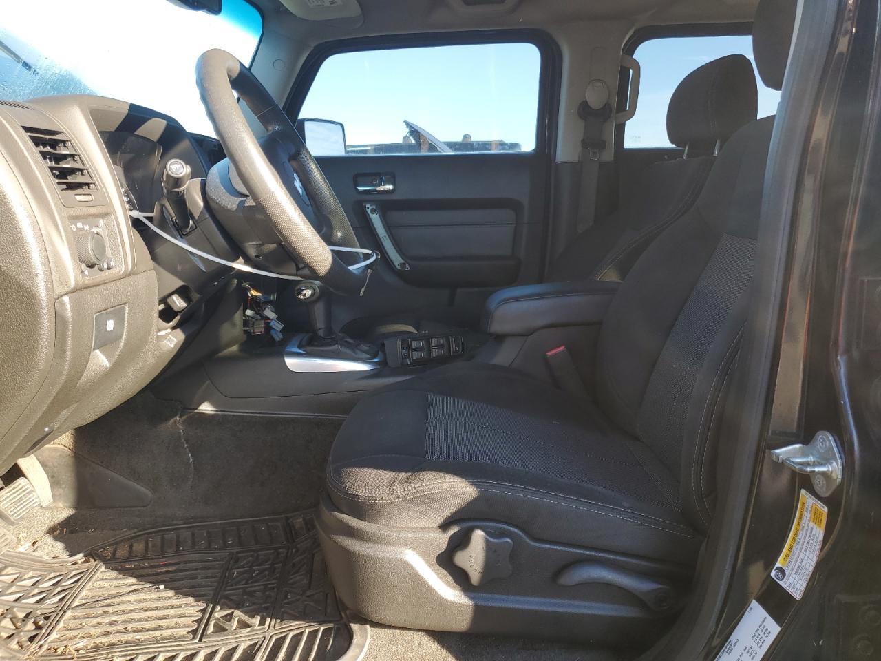 2007 Hummer H3 - Image 7