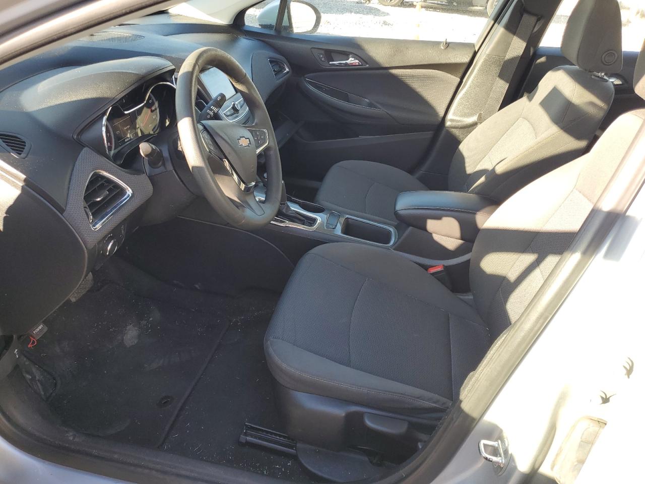 2019 Chevrolet Cruze - Image 7