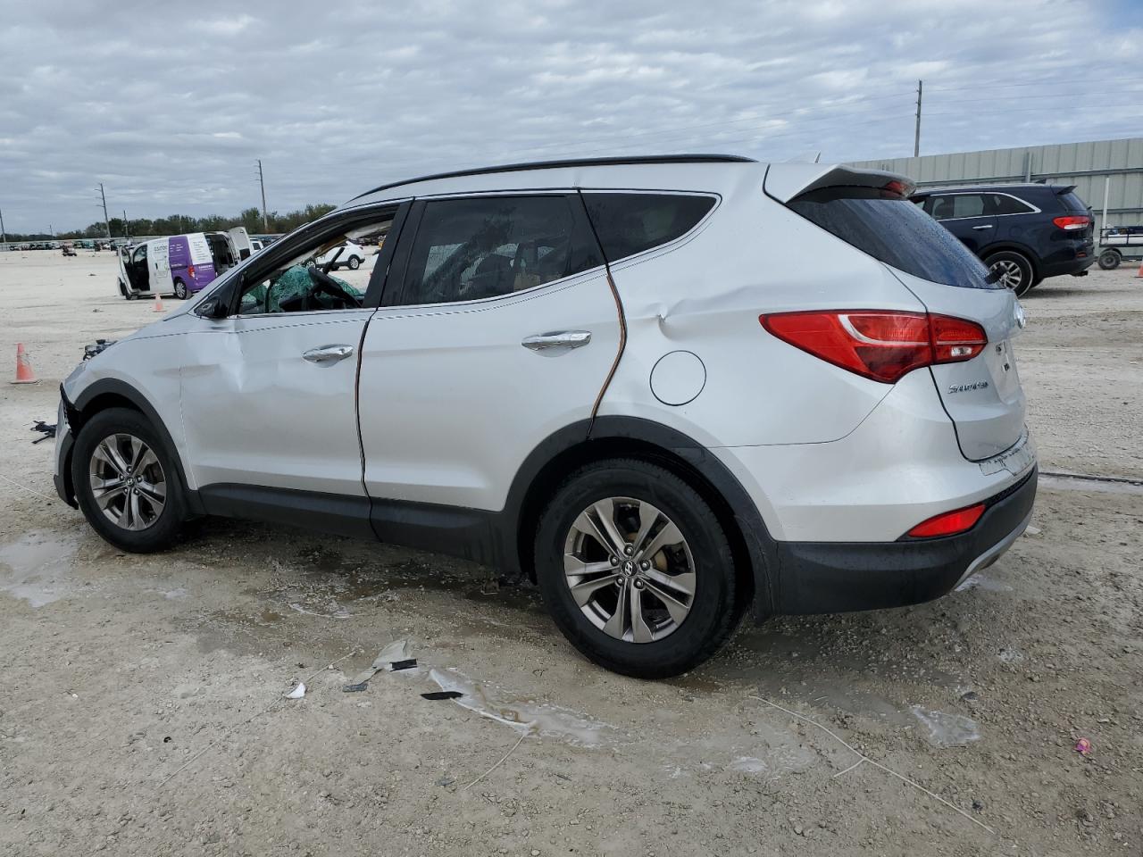 2013 Hyundai Santa Fe - Image 2