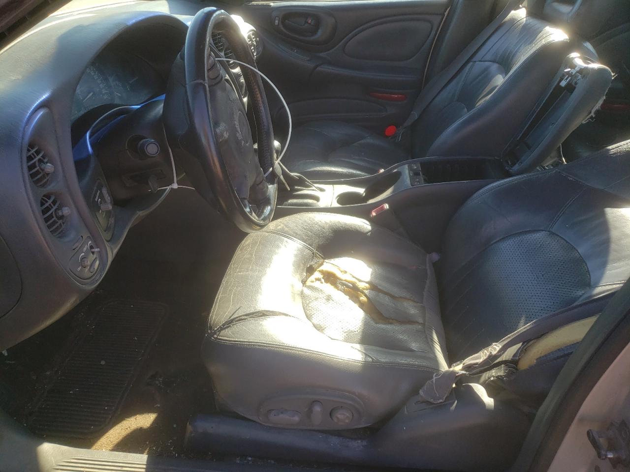 2002 Pontiac Bonneville - Image 7