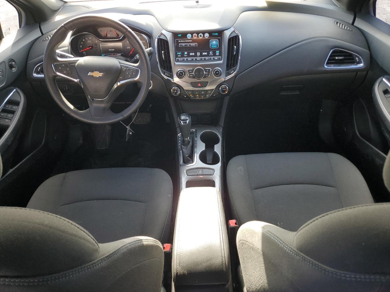 2018 Chevrolet Cruze - Image 8