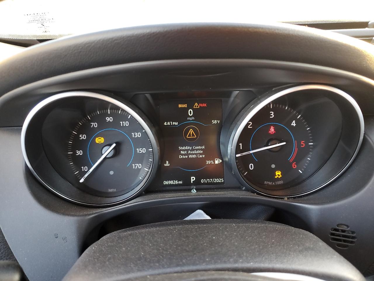 2017 Jaguar XE - Image 9