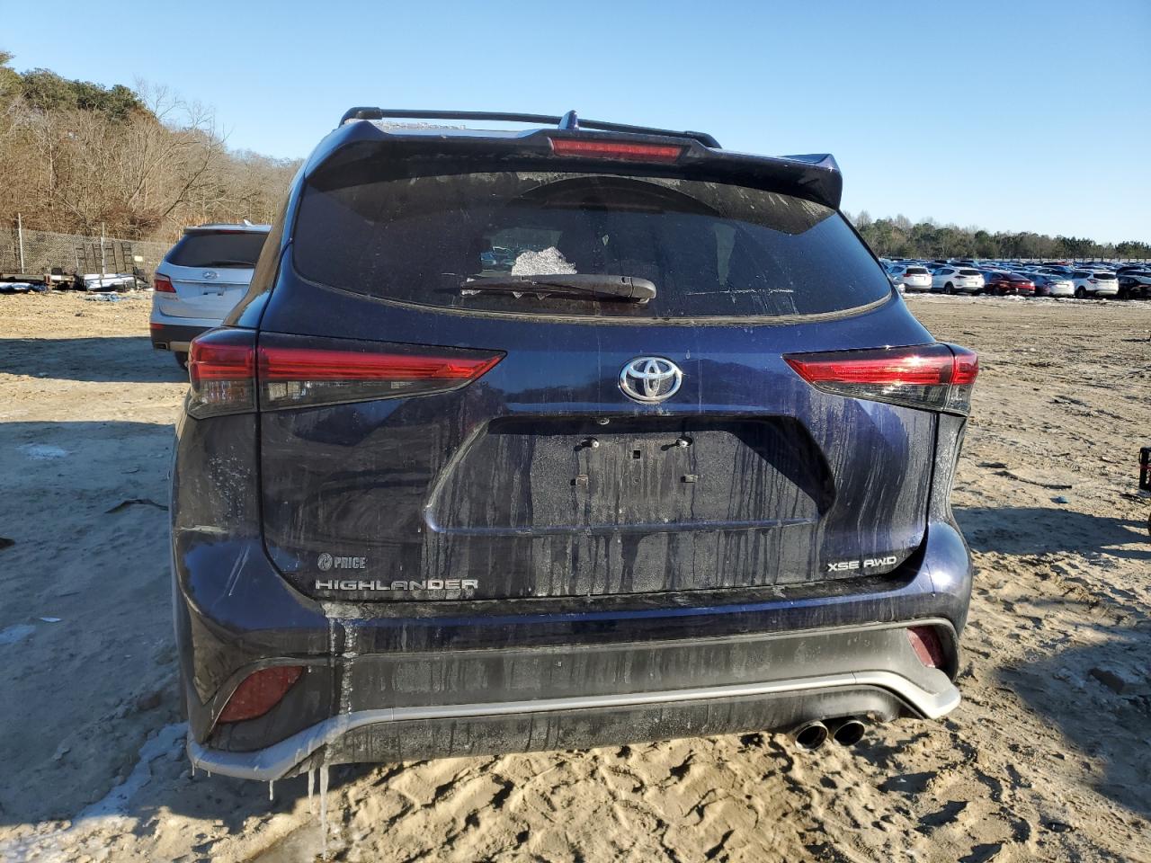 2022 Toyota Highlander - Image 6