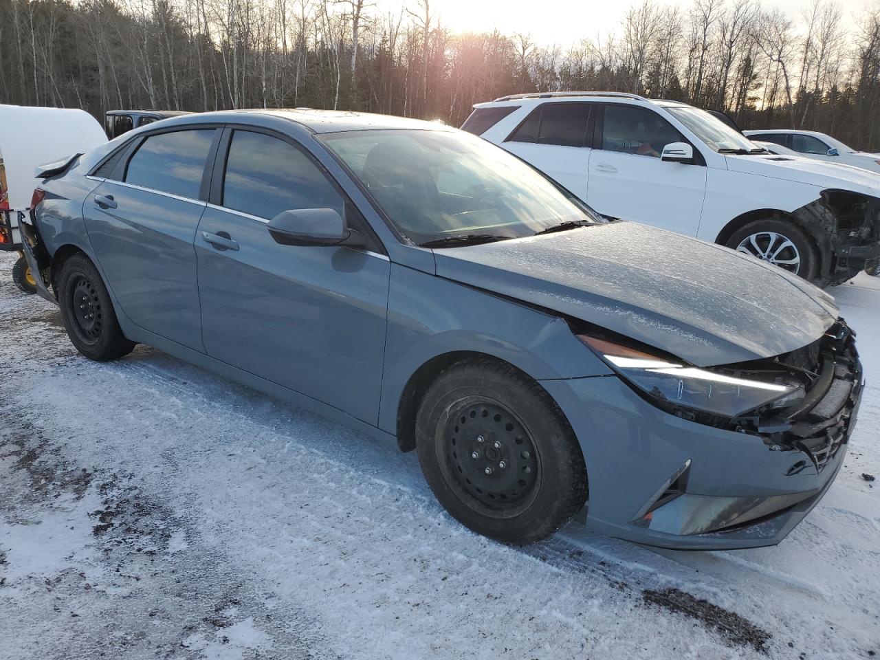 2022 Hyundai Elantra - Image 4