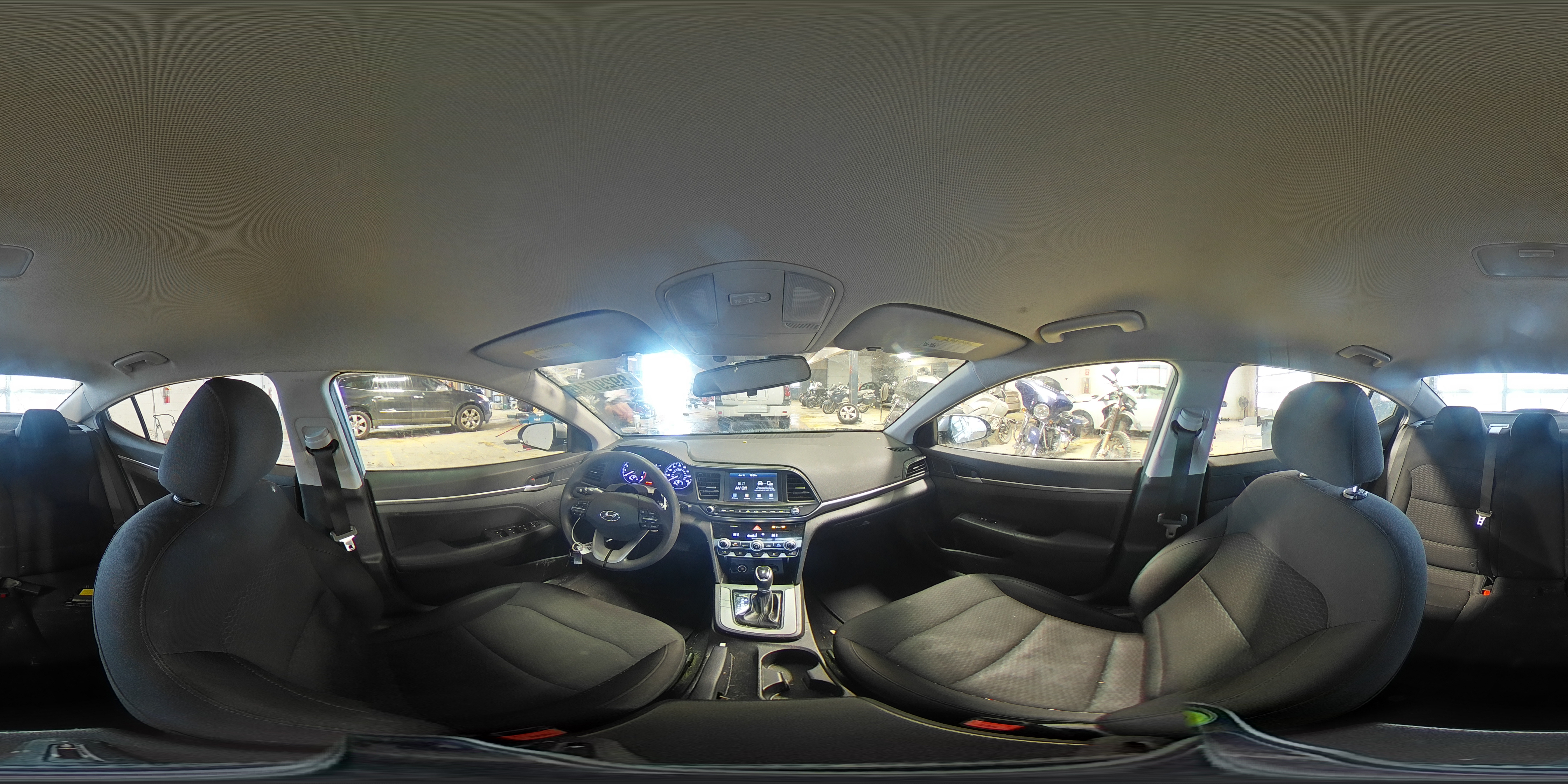 2020 Hyundai Elantra - Image 12