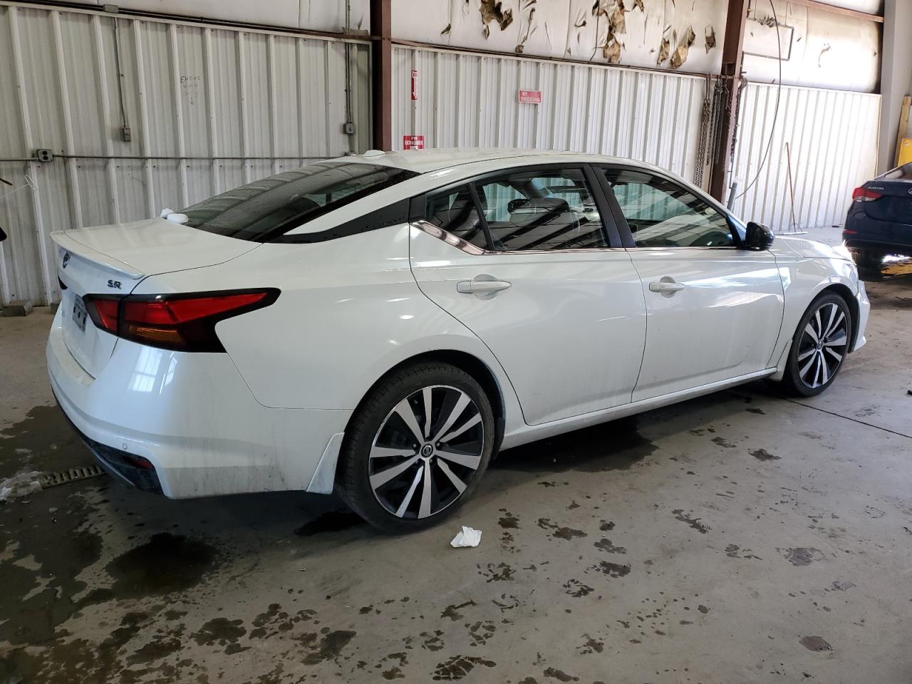 2020 Nissan Altima - Image 3