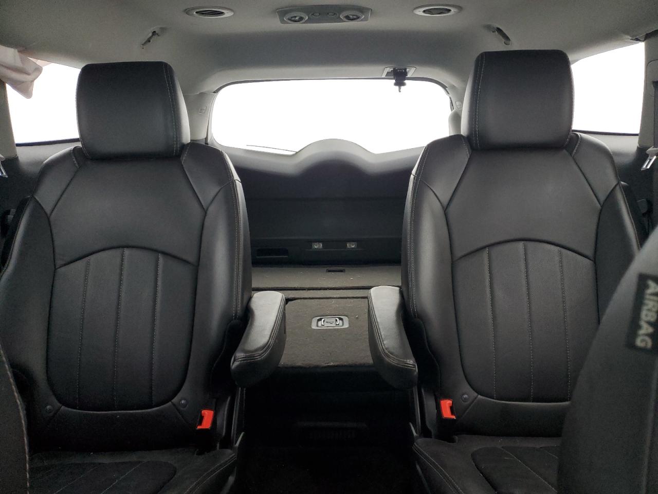 2017 Buick Enclave - Image 10