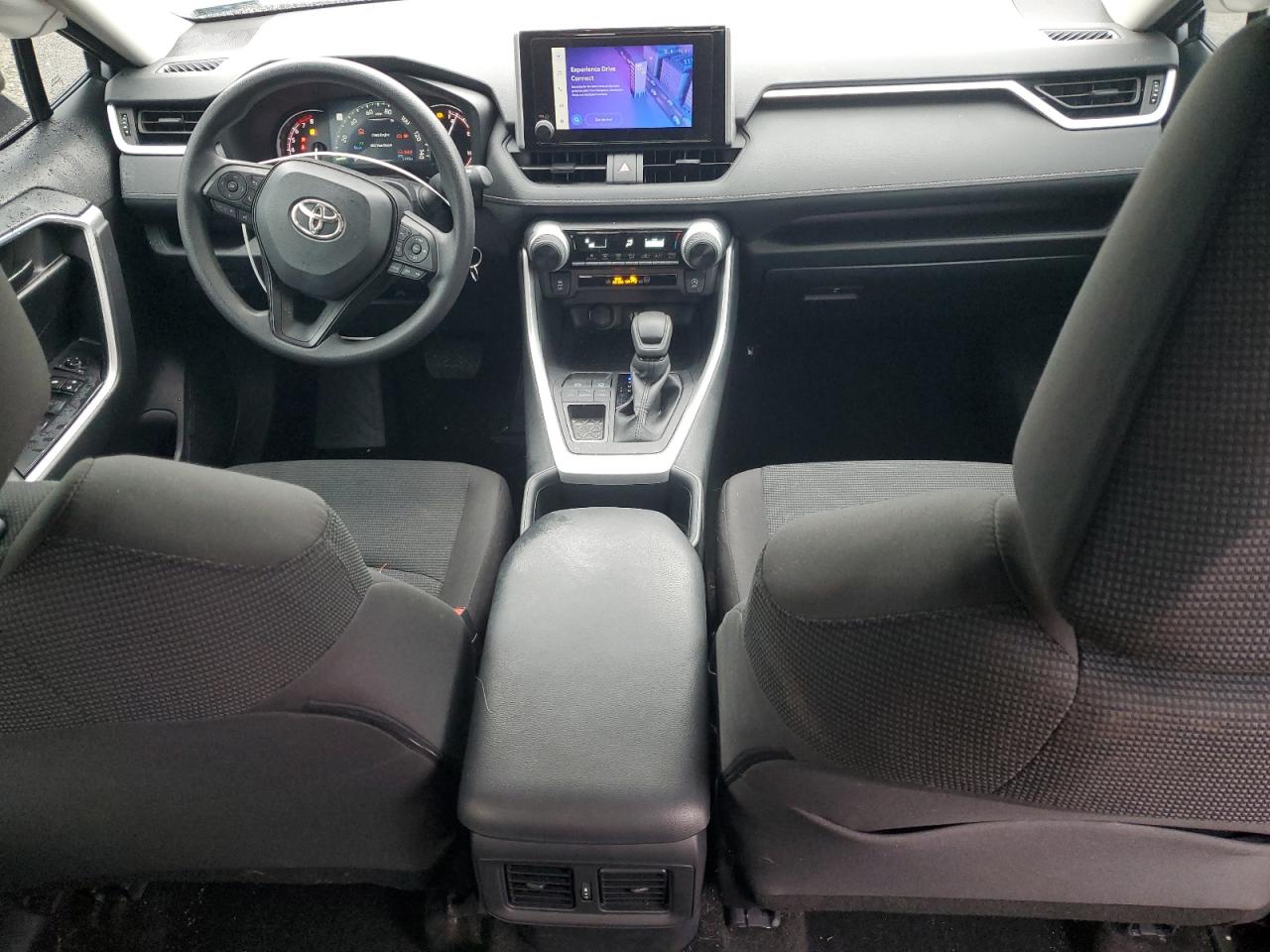 2024 Toyota RAV 4 - Image 8