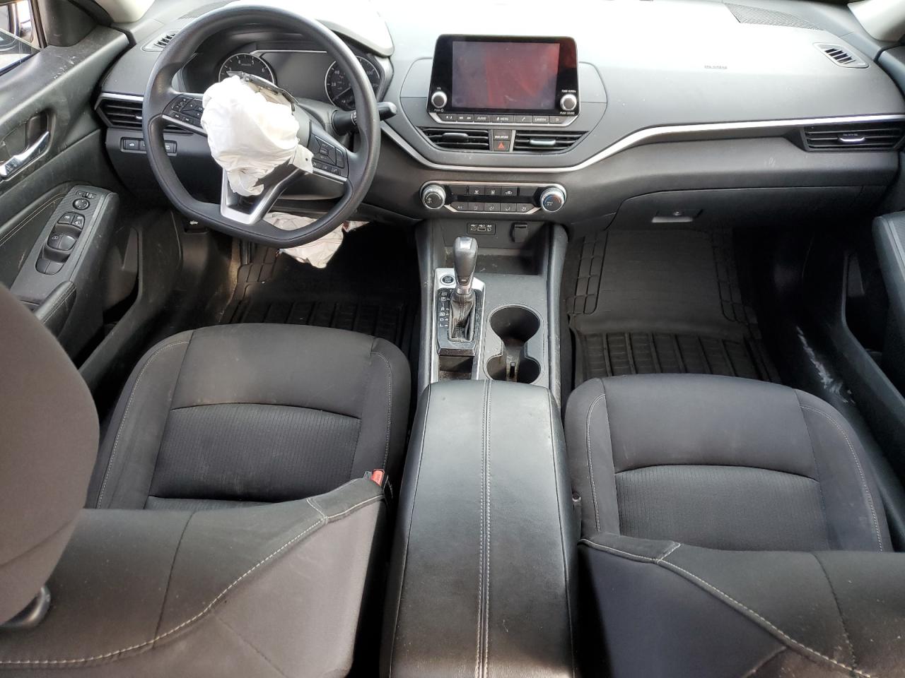 2020 Nissan Altima - Image 8