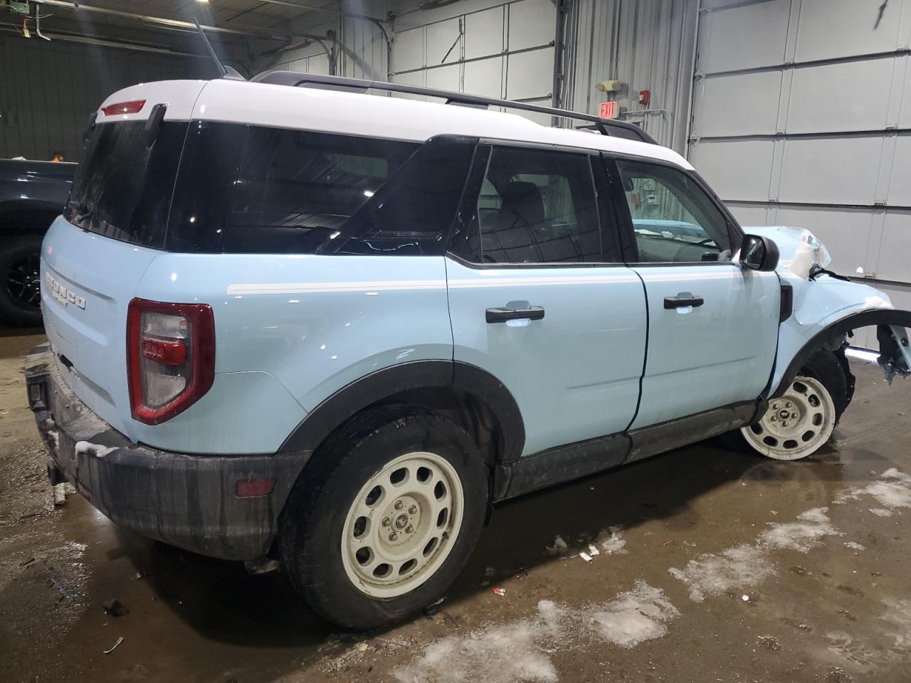 2023 Ford Bronco - Image 3