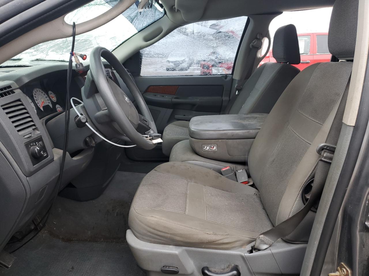 2006 Dodge RAM - Image 7
