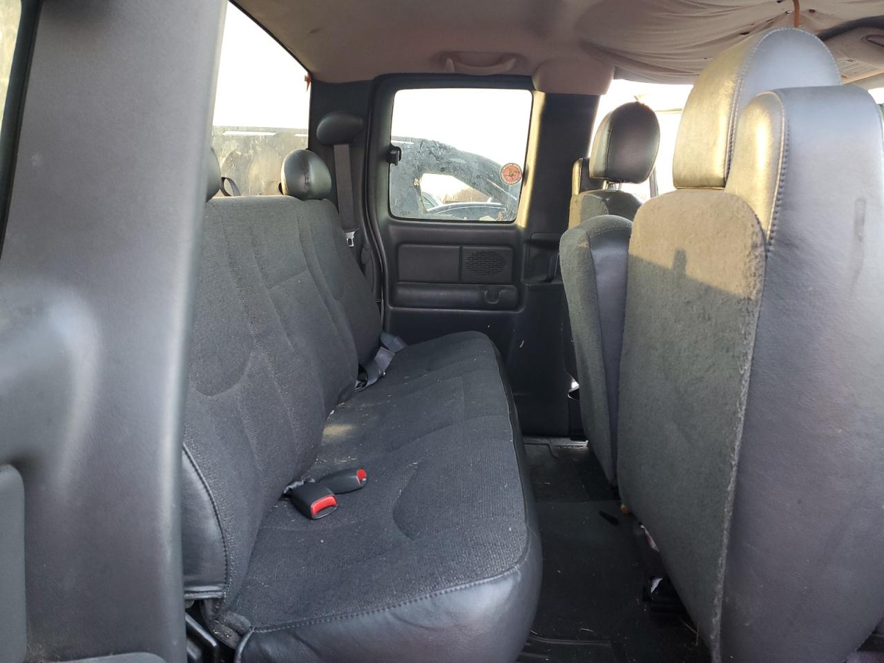 2003 Chevrolet Silverado - Image 10