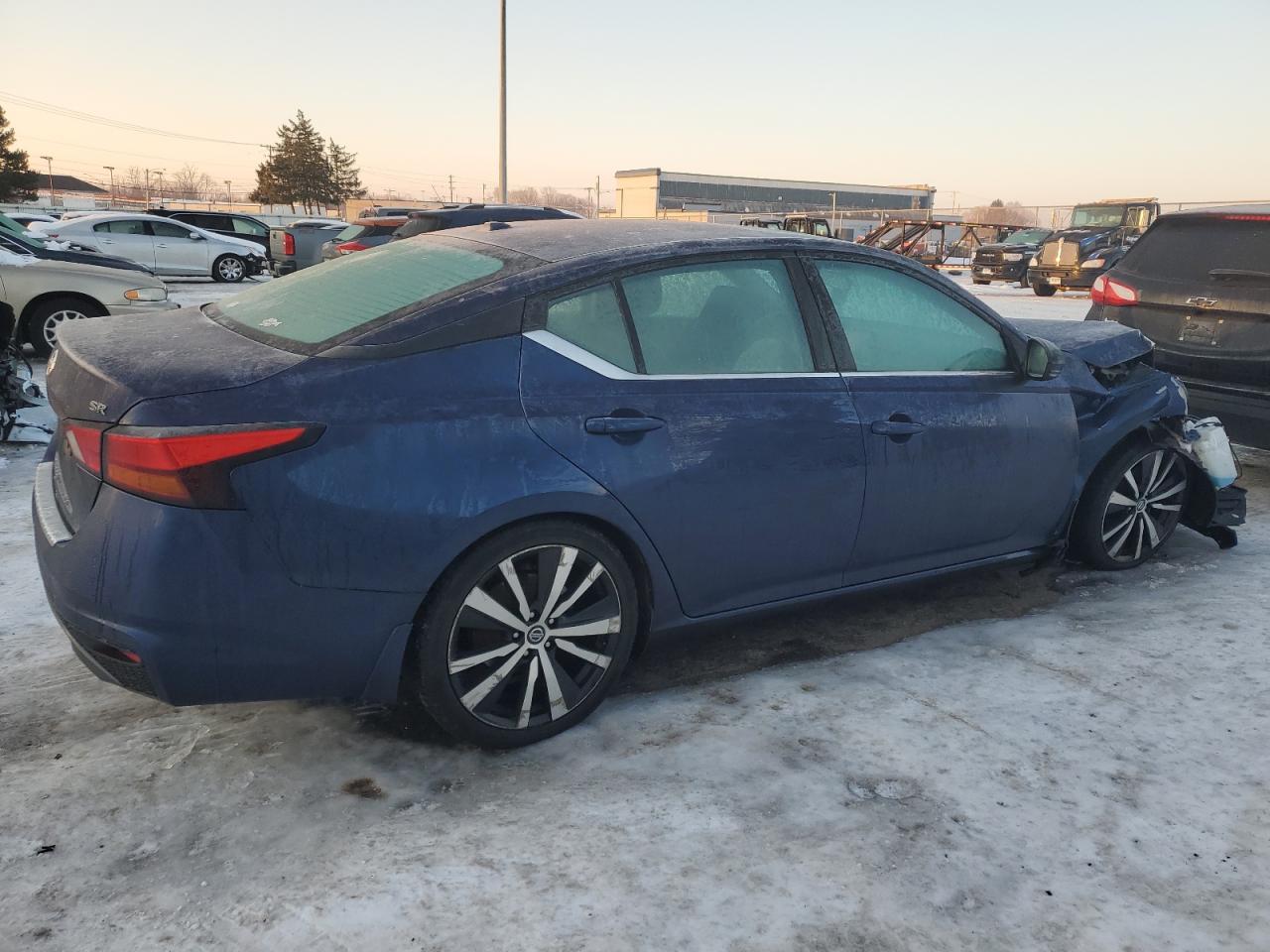 2021 Nissan Altima - Image 3