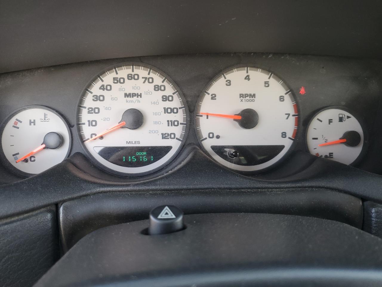 2005 Dodge Neon - Image 9