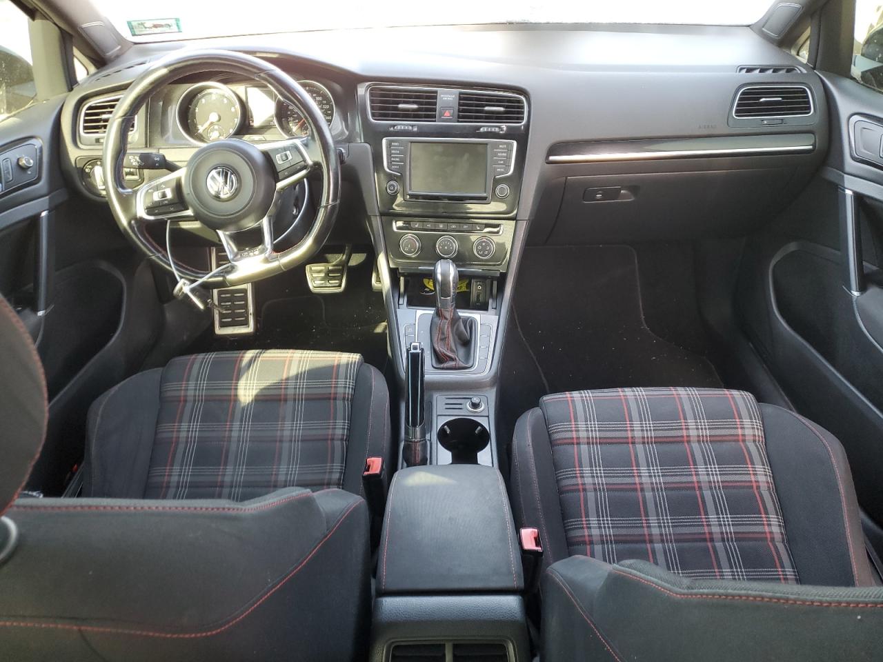 2016 Volkswagen GTI - Image 8
